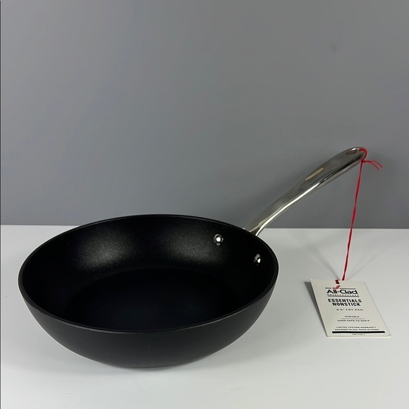 All-Clad Essentials Hard-anodized Non-Stick Fry Pan Skillet Omelette 8.5 in NEW - Picture 1 of 9